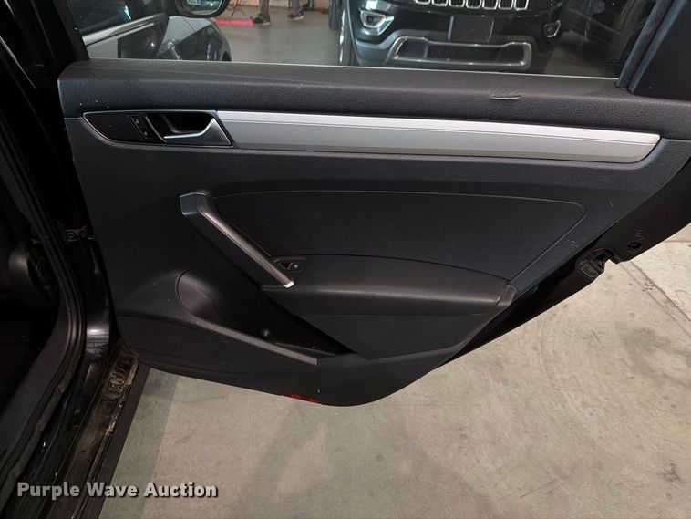 image for item FH6445 2016 Volkswagen  Passat TSI 