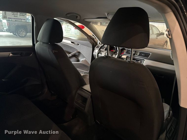 image for item FH6445 2016 Volkswagen  Passat TSI 