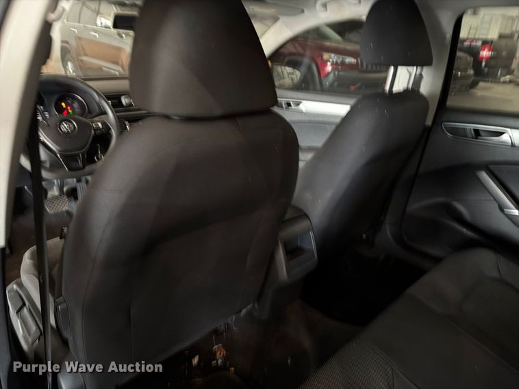 image for item FH6445 2016 Volkswagen  Passat TSI 