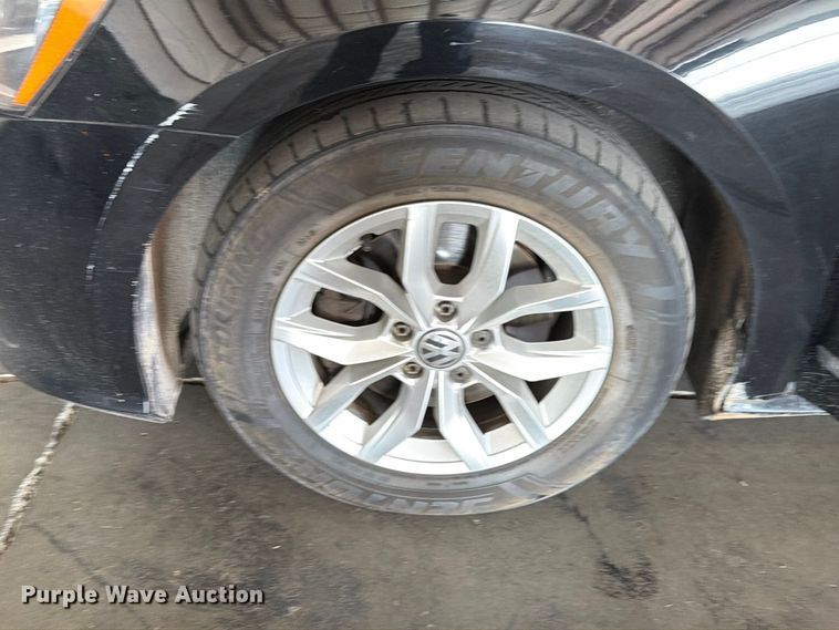 image for item FH6445 2016 Volkswagen  Passat TSI 