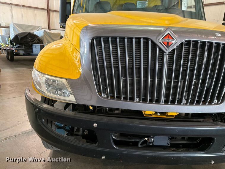 image for item FH6447 2022 International MV607 box truck