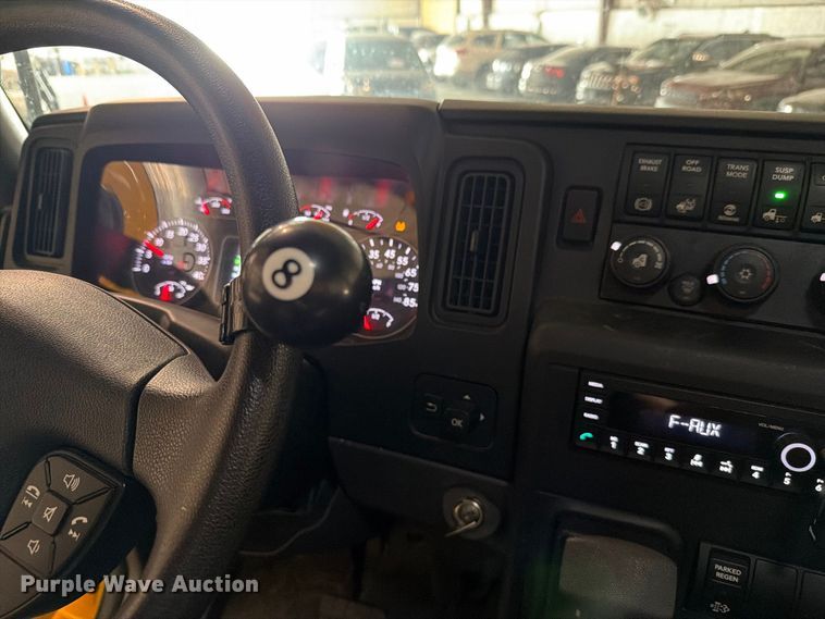 image for item FH6447 2022 International MV607 box truck