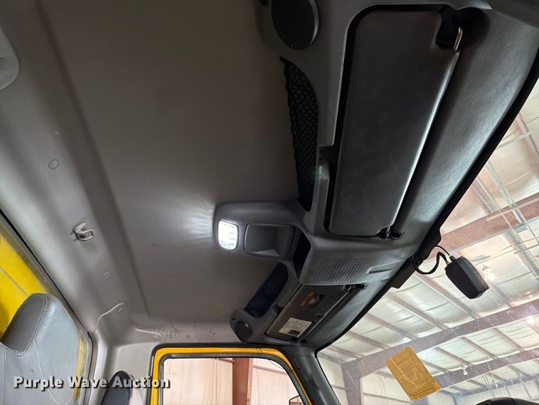 image for item FH6447 2022 International MV607 box truck