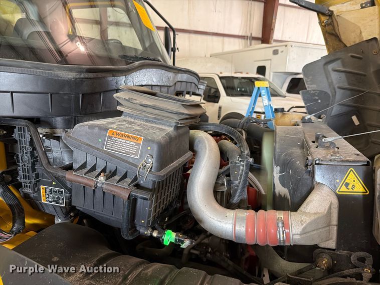 image for item FH6447 2022 International MV607 box truck