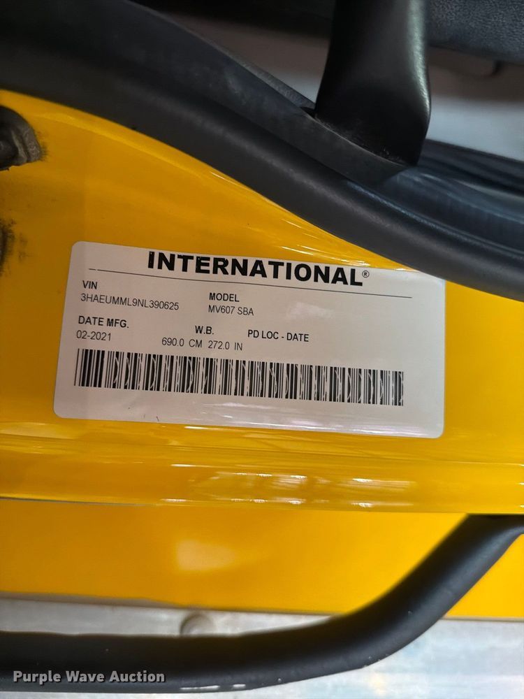 image for item FH6447 2022 International MV607 box truck