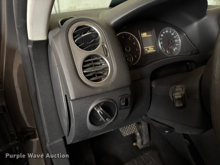 image for item FI0633 2011 Volkswagen Tiguan SUV