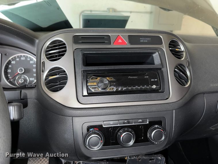 image for item FI0633 2011 Volkswagen Tiguan SUV