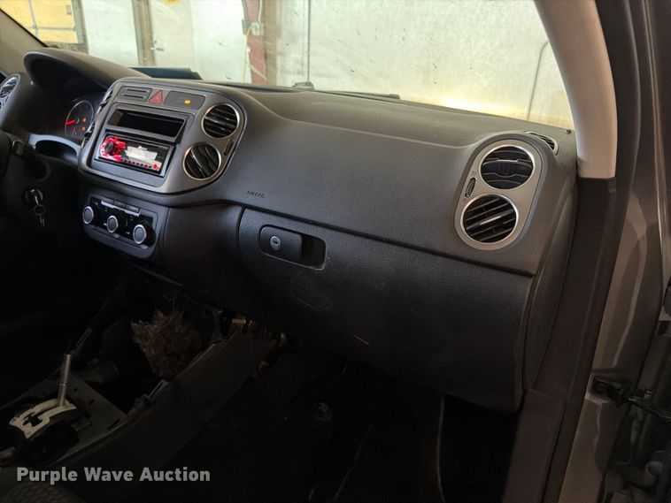 image for item FI0633 2011 Volkswagen Tiguan SUV