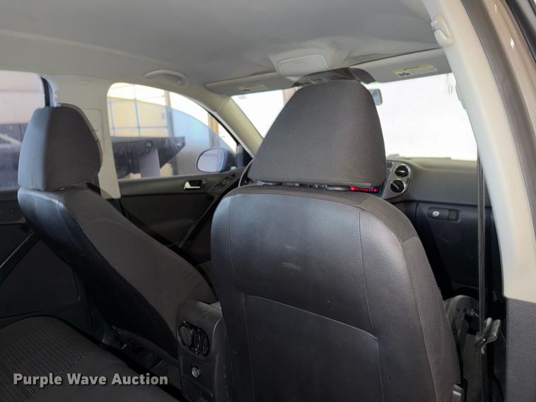 image for item FI0633 2011 Volkswagen Tiguan SUV