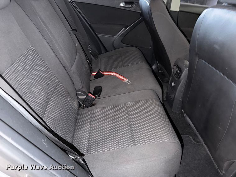 image for item FI0633 2011 Volkswagen Tiguan SUV