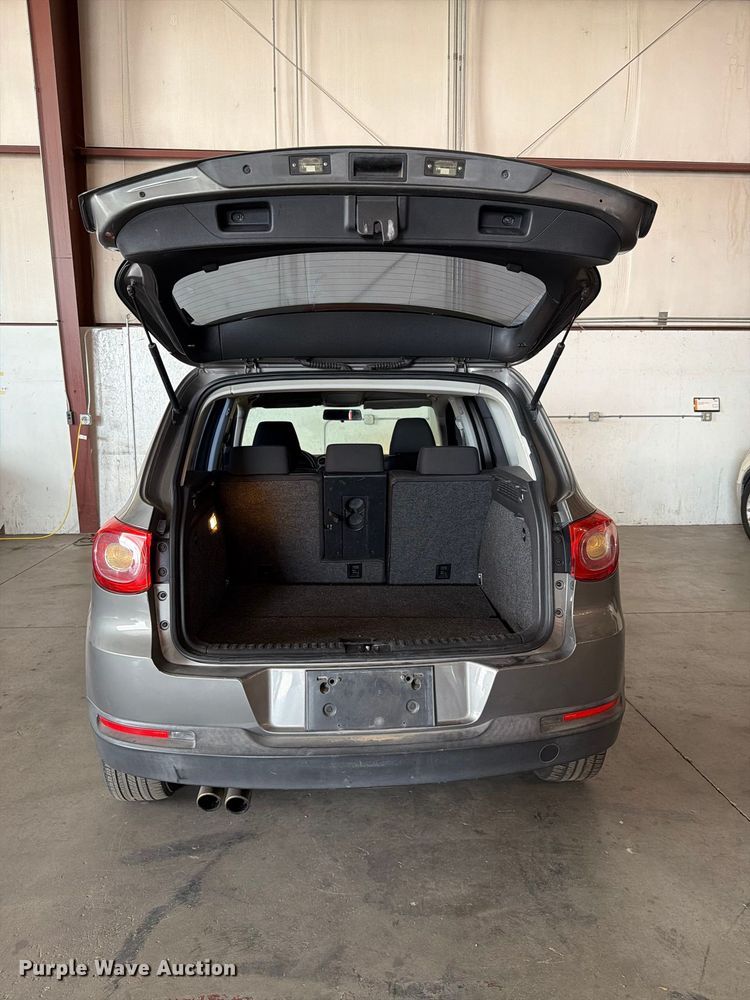 image for item FI0633 2011 Volkswagen Tiguan SUV