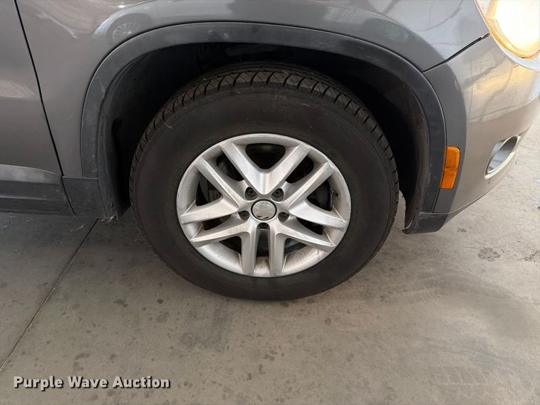 image for item FI0633 2011 Volkswagen Tiguan SUV