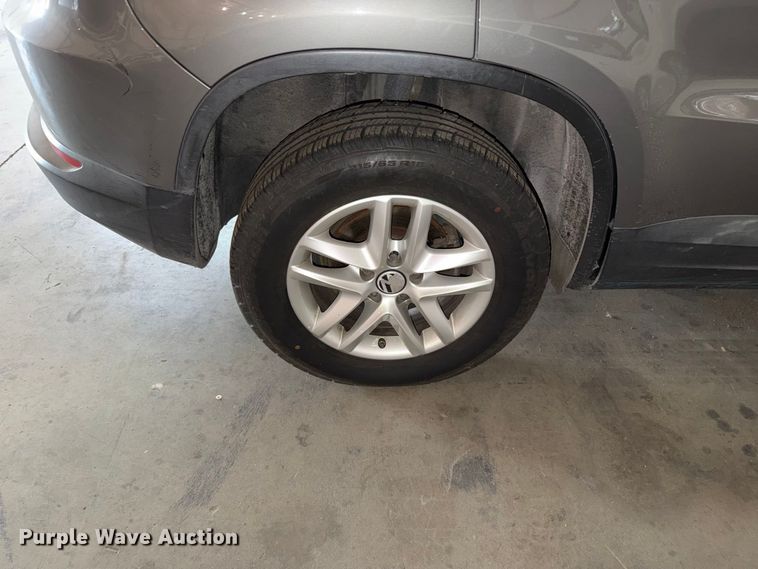 image for item FI0633 2011 Volkswagen Tiguan SUV