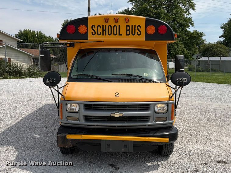 image for item FK4057 2000 Chevrolet Express G3500 school bus