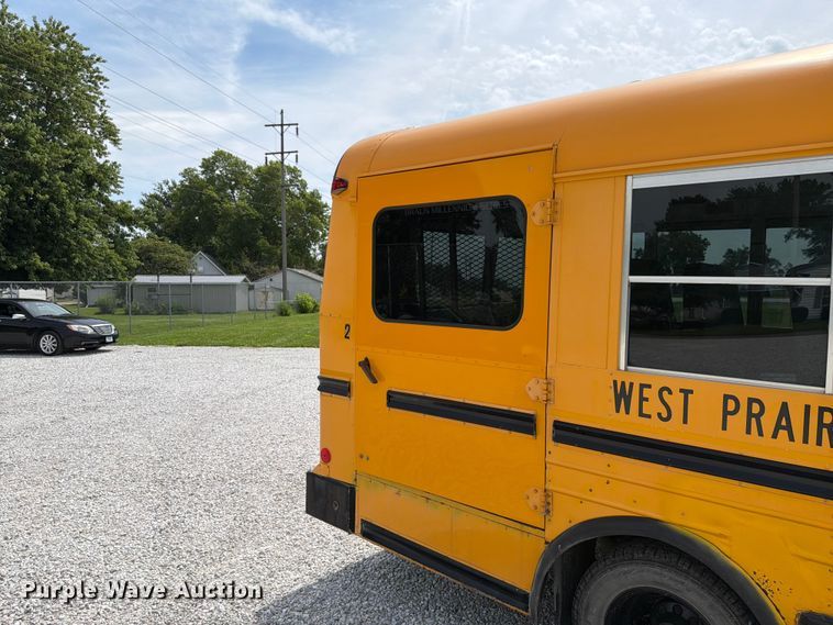 image for item FK4057 2000 Chevrolet Express G3500 school bus