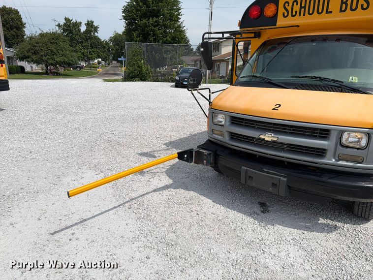 image for item FK4057 2000 Chevrolet Express G3500 school bus