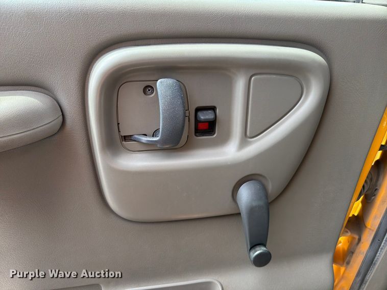 image for item FK4057 2000 Chevrolet Express G3500 school bus