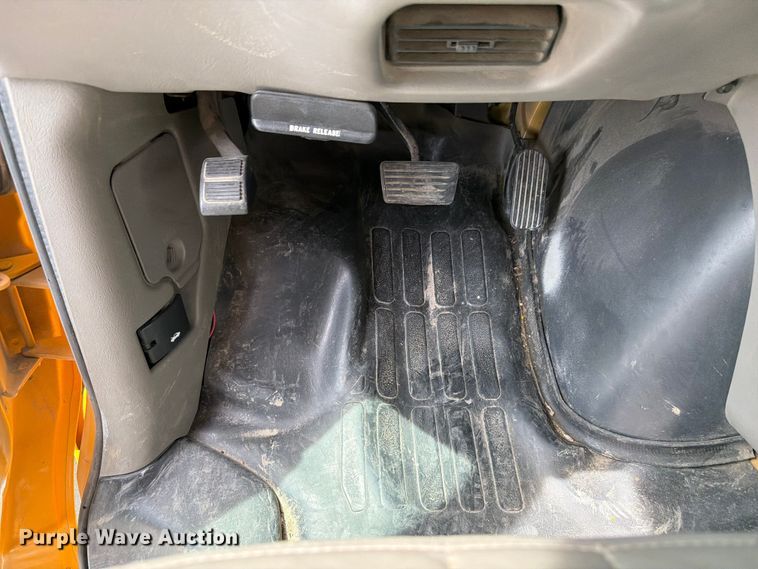 image for item FK4057 2000 Chevrolet Express G3500 school bus