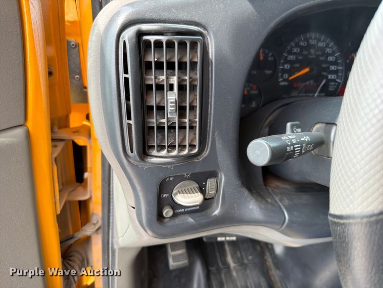 image for item FK4057 2000 Chevrolet Express G3500 school bus