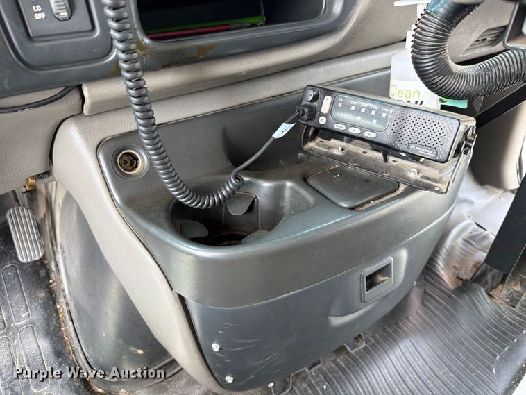 image for item FK4057 2000 Chevrolet Express G3500 school bus
