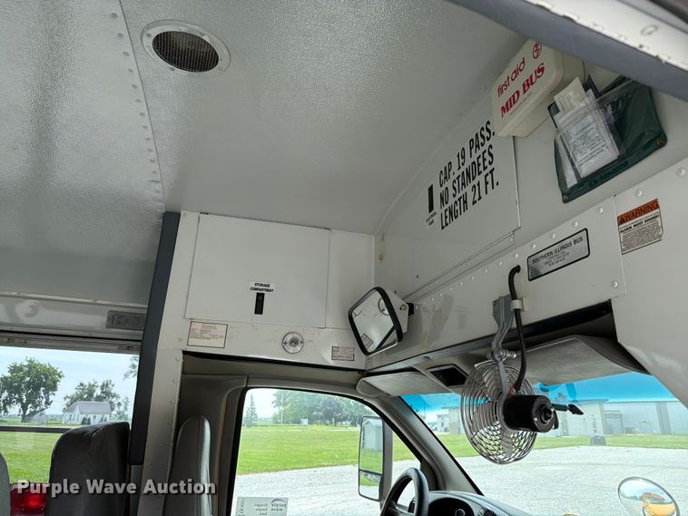 image for item FK4057 2000 Chevrolet Express G3500 school bus