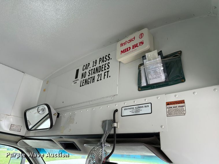 image for item FK4057 2000 Chevrolet Express G3500 school bus