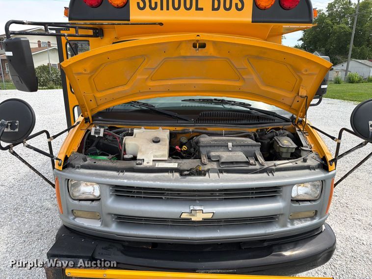 image for item FK4057 2000 Chevrolet Express G3500 school bus