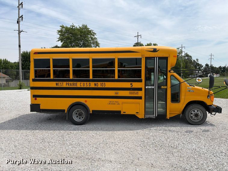 image for item FK4059 2005 Ford E450 school bus