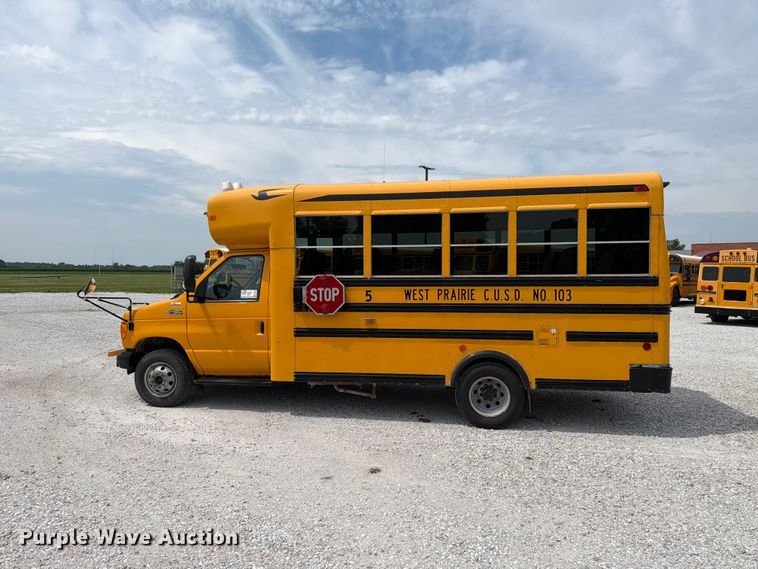 image for item FK4059 2005 Ford E450 school bus