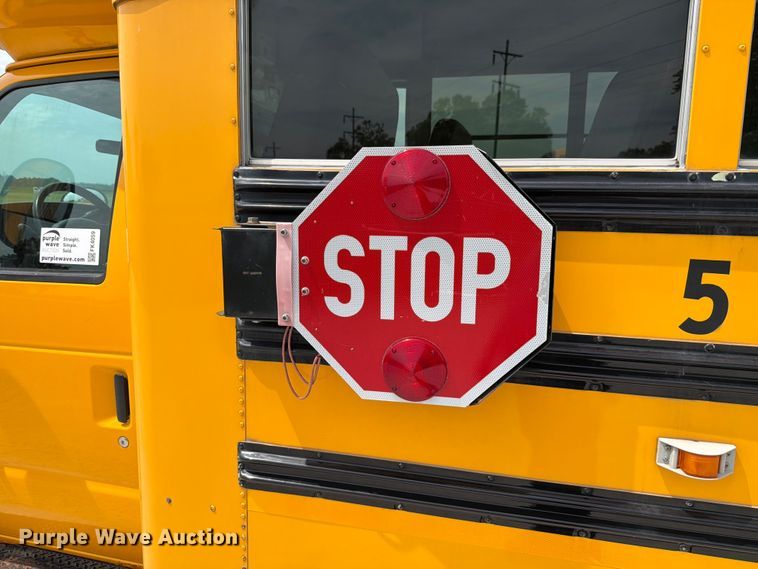 image for item FK4059 2005 Ford E450 school bus