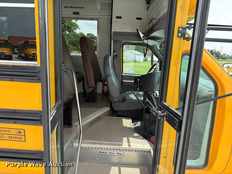 image for item FK4059 2005 Ford E450 school bus