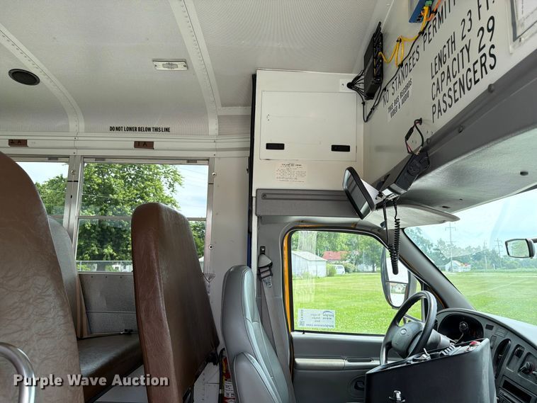 image for item FK4059 2005 Ford E450 school bus