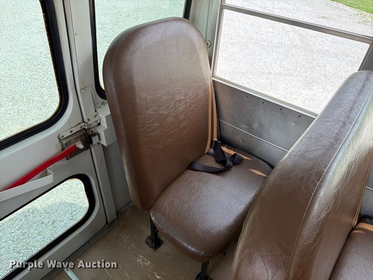 image for item FK4059 2005 Ford E450 school bus