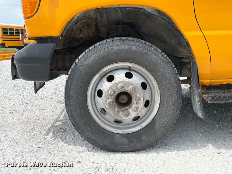 image for item FK4059 2005 Ford E450 school bus