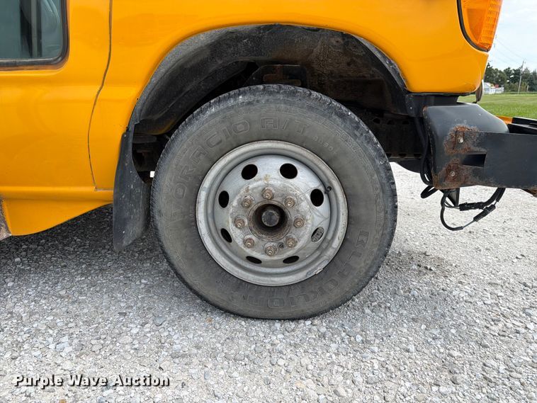 image for item FK4059 2005 Ford E450 school bus