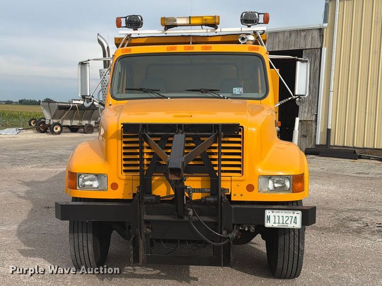 image for item FK4158 1999 International 4900 dump truck