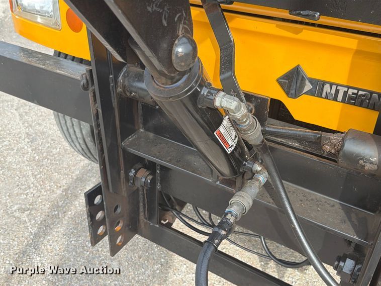 image for item FK4158 1999 International 4900 dump truck