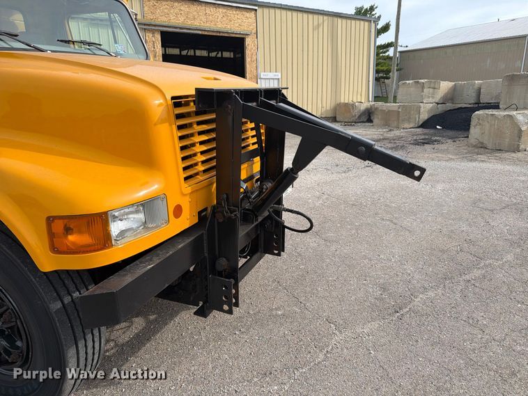 image for item FK4158 1999 International 4900 dump truck