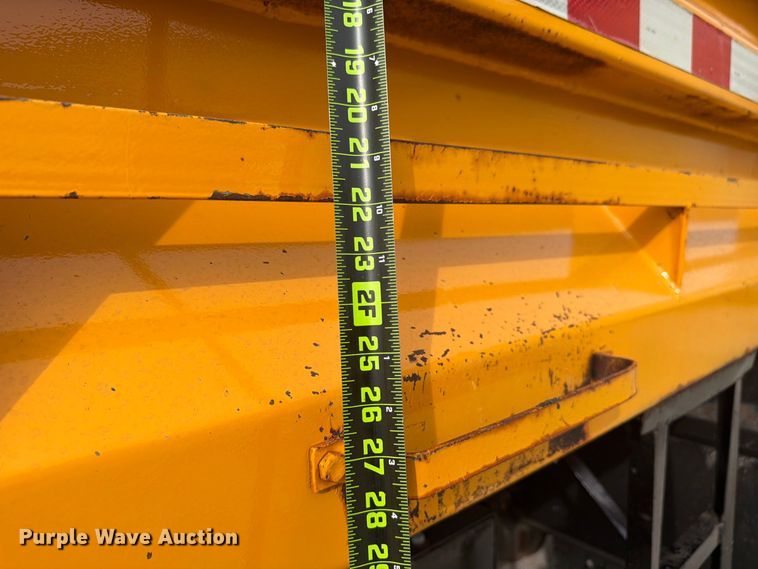 image for item FK4158 1999 International 4900 dump truck
