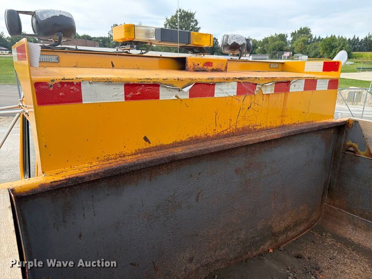 image for item FK4158 1999 International 4900 dump truck