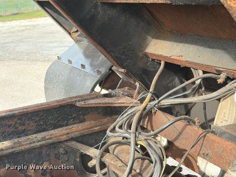 image for item FK4158 1999 International 4900 dump truck