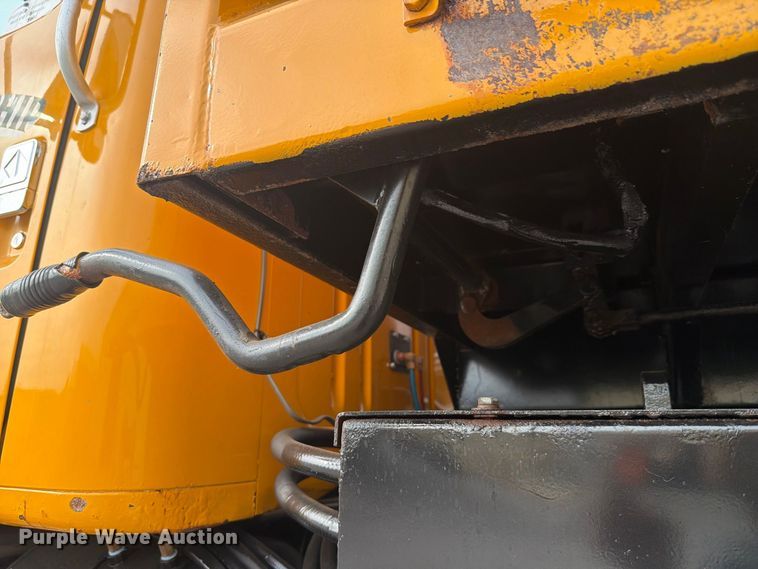 image for item FK4158 1999 International 4900 dump truck