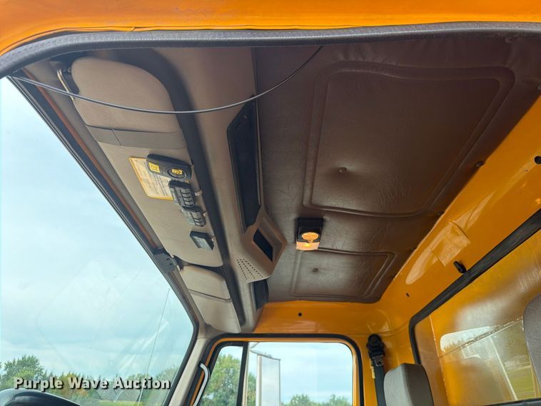 image for item FK4158 1999 International 4900 dump truck