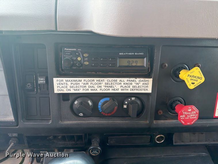 image for item FK4158 1999 International 4900 dump truck