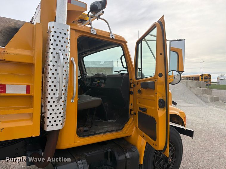 image for item FK4158 1999 International 4900 dump truck