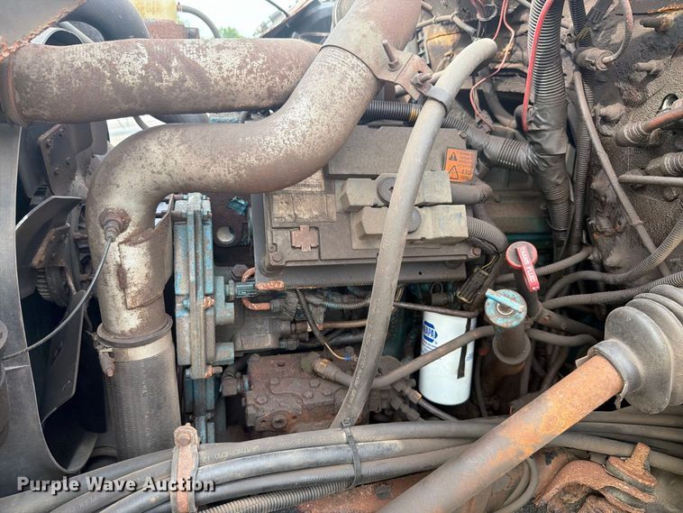 image for item FK4158 1999 International 4900 dump truck