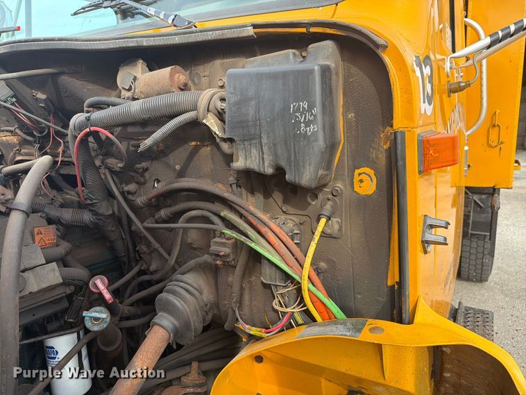 image for item FK4158 1999 International 4900 dump truck