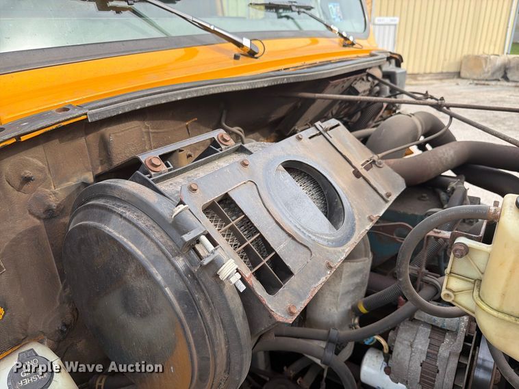 image for item FK4158 1999 International 4900 dump truck