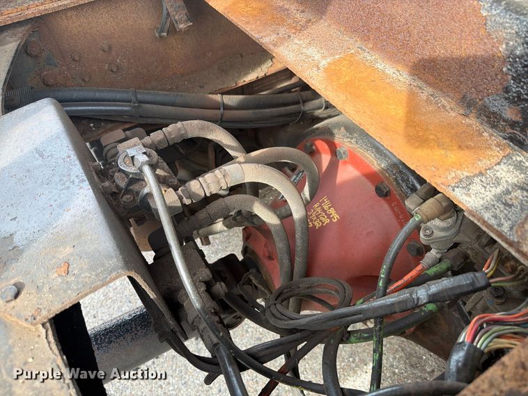 image for item FK4158 1999 International 4900 dump truck