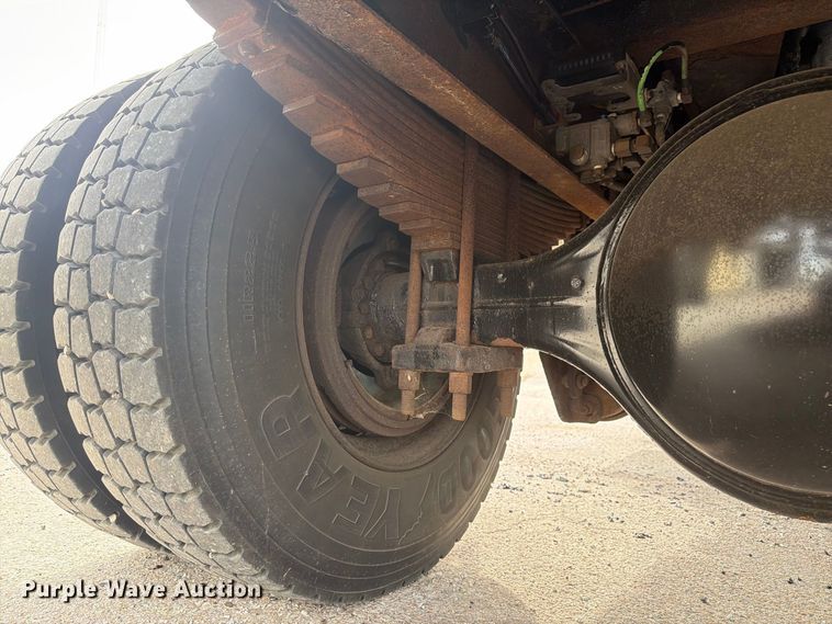image for item FK4158 1999 International 4900 dump truck